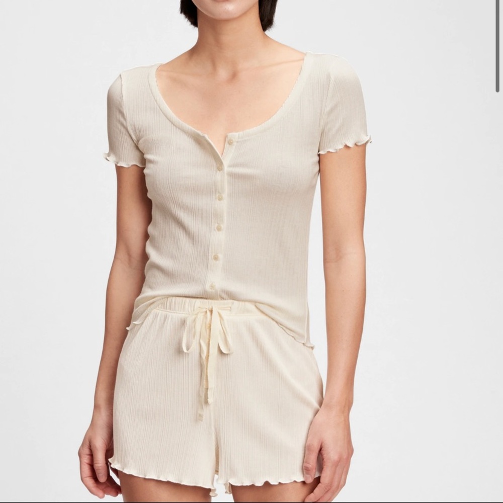 NWT GAP Modal Ribbed T-Shirt and Shorts (SET)